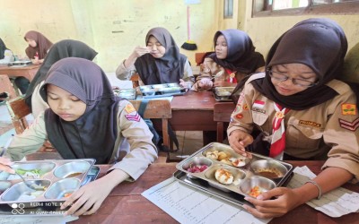 MBG (Makan Bergizi Gratis)